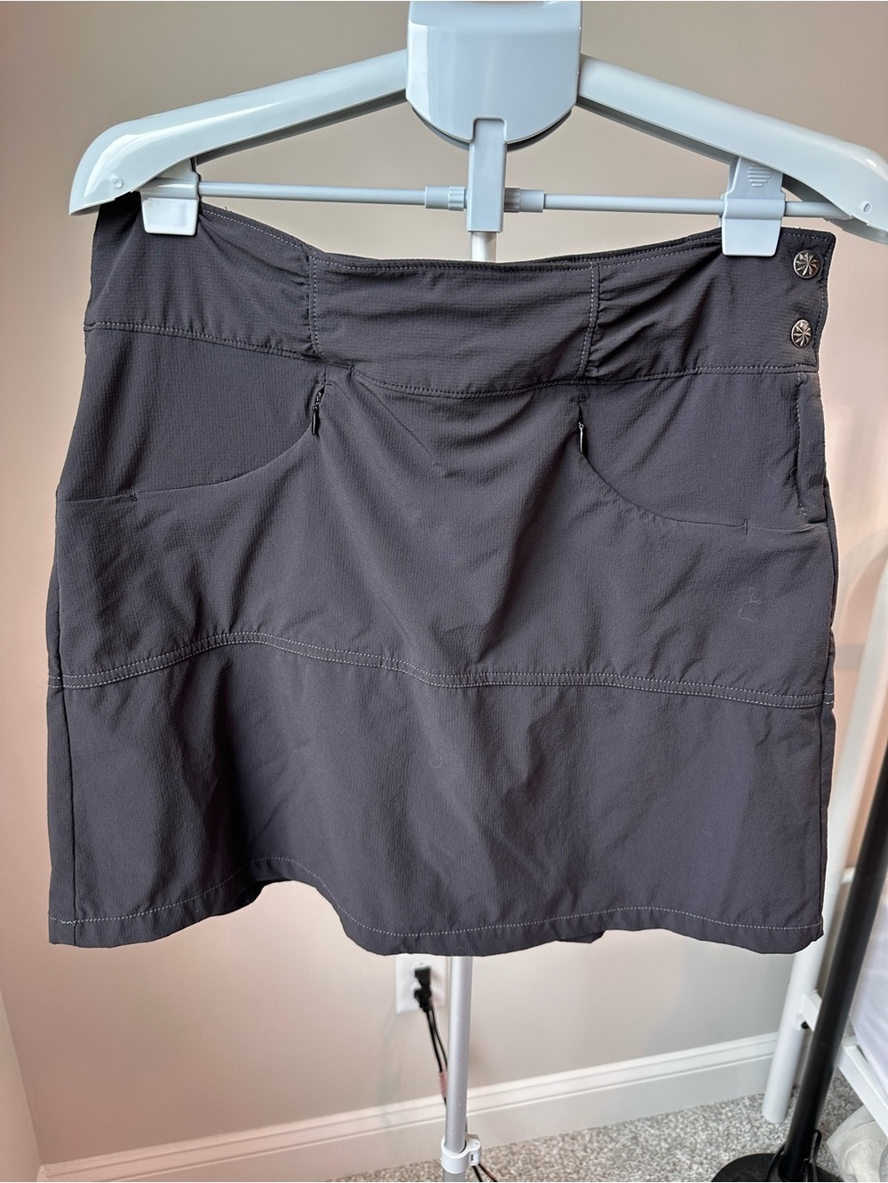 Athleta Hit The Trail Skort Black Size 10 Hiking Tennis Athletic Built In Shorts